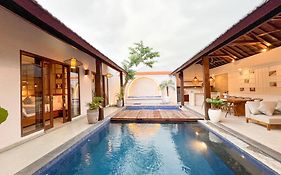 Apple Villa & Suite Seminyak